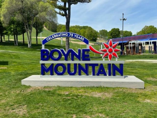 Boyne Mountain Condo -Sleeps 12 Boyne Falls Exterior foto
